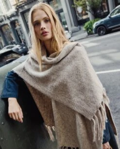 PONCHO DOWNTOWN WALK · BEIGE