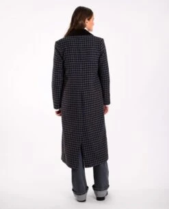 ABRIGO WALK ON BY · CUADROS -[品牌] Ventas THE-ARE abrigo largo cuadros mujer solapa terciopelo marron mujer the are eci img 3