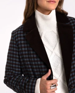 ABRIGO WALK ON BY · CUADROS -[品牌] Ventas THE-ARE abrigo largo cuadros mujer solapa terciopelo marron mujer the are eci img 4 scaled