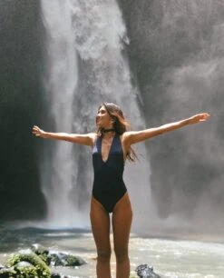 BAÑADOR CAPRI · AZUL MARINO -[品牌] Ventas THE-ARE banador azul marino cinta mujer the are 3 eci img 4