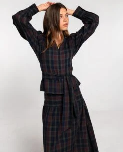 BLUSA TALK LATER · CUADROS TARTÁN -[品牌] Ventas THE-ARE blusa azul cuadros escote pico cuello plisado cinturon mujer the are 2