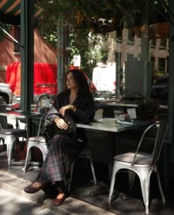 BLUSA TALK LATER · CUADROS TARTÁN -[品牌] Ventas THE-ARE blusa azul cuadros escote pico cuello plisado cinturon mujer the are 5