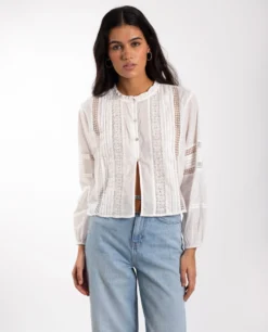 BLUSA CHASING MOMENTS · BLANCO -[品牌] Ventas THE-ARE blusa blanca manga larga algodon canesu mujer the are 10 scaled