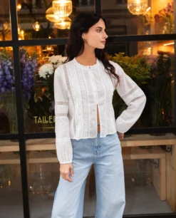 BLUSA CHASING MOMENTS · BLANCO -[品牌] Ventas THE-ARE blusa blanca manga larga algodon canesu mujer the are 5 scaled