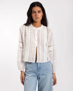 BLUSA CHASING MOMENTS · BLANCO