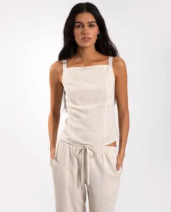 BLUSA MEDITERRANEAN SPIRIT · CRUDO -[品牌] Ventas THE-ARE blusa crudo lino lazada espalda tirantes conjunto mujer the are eci img 1 scaled