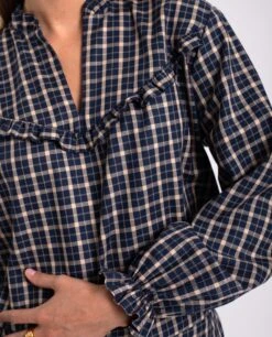 BLUSA CITY FIELDS · AZUL -[品牌] Ventas THE-ARE blusa cuadros azul volantes conjunto manga larga cuadros escote pico mujer the are eci img 3