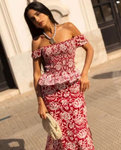 BLUSA SUNKISSED DAYS · ESTAMPADO -[品牌] Ventas THE-ARE blusa estampada roja nido de abeja mujer the are 1 1 scaled