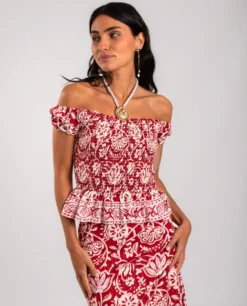 BLUSA SUNKISSED DAYS · ESTAMPADO -[品牌] Ventas THE-ARE blusa estampada roja nido de abeja mujer the are eci img 1 scaled