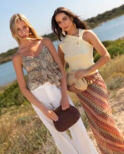 BLUSA ETHEREAL GLOW · ESTAMPADO -[品牌] Ventas THE-ARE blusa estampada volantes tirantes mujer the are 7