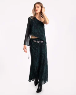 BLUSA EVER YOU MEET · ESTAMPADO -[品牌] Ventas THE-ARE blusa estampado verde asimetrica lurex conjunto fiesta mujer the are 3 scaled