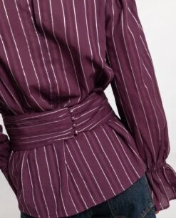 BLUSA DAILY CRUSH · CIRUELA -[品牌] Ventas THE-ARE blusa manga larga ciruela rayas fajin multiposicion mujer the are eci img 3