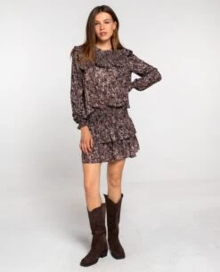 BLUSA FRESH START · ESTAMPADO -[品牌] Ventas THE-ARE blusa marron estampada volantes nido de abeja conjunto mujer the are eci img 4