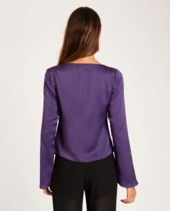 BLUSA I NEVER… · MORADO -[品牌] Ventas THE-ARE blusa morada escote mariposa frunce fiesta mujer the are eci img 2