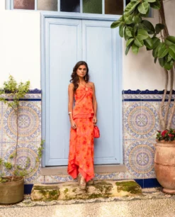 FALDA TERESA · ESTAMPADO -[品牌] Ventas THE-ARE blusa naranja escote halter estampado floral mujer the are 6 1 scaled