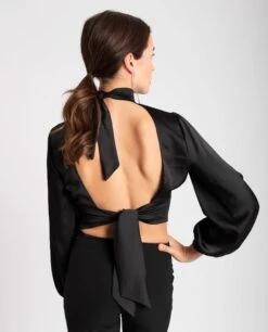 BLUSA BLESSED · NEGRO -[品牌] Ventas THE-ARE blusa negra satinada manga larga espalda descubiera cuello alto fiesta mujer the are eci img 2