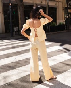 BLUSA SUNSET LOVER · AMARILLO -[品牌] Ventas THE-ARE blusas vichy amarilla manga corta lazadas espalda conjunto mujer the are 9