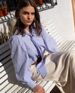 CAMISA TAKE OVER · AZUL -[品牌] Ventas THE-ARE camisa azul lazada cuello rayas diplomaticas manga abullonada mujer the are 2 scaled