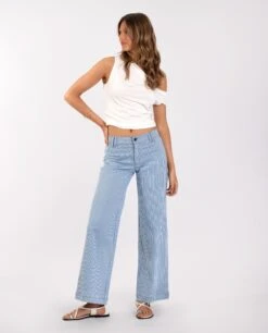 CAMISETA AMELIA · BLANCO -[品牌] Ventas THE-ARE camiseta blanca asimetrica hombro caido fruncido elastica mujer the are 1