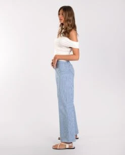 CAMISETA AMELIA · BLANCO -[品牌] Ventas THE-ARE camiseta blanca asimetrica hombro caido fruncido elastica mujer the are 2