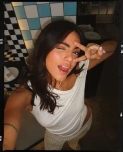 CAMISETA AMELIA · BLANCO -[品牌] Ventas THE-ARE camiseta blanca asimetrica hombro caido fruncido elastica mujer the are 2 5ee81dff 3f2a 4f12 986a ea6c9f3e337e