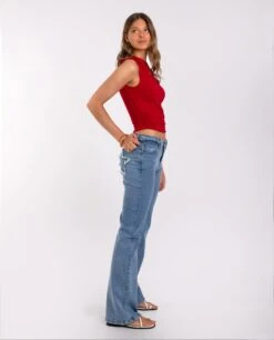 CAMISETA AMELIA · ROJO -[品牌] Ventas THE-ARE camiseta roja asimetrica hombro caido fruncido elastica mujer the are