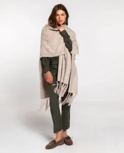 PONCHO DOWNTOWN WALK · BEIGE -[品牌] Ventas THE-ARE cardigan beige tricot flecos frente abierto mujer the are 2 scaled