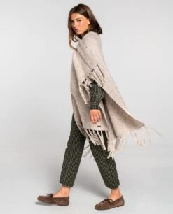 PONCHO DOWNTOWN WALK · BEIGE -[品牌] Ventas THE-ARE cardigan beige tricot flecos frente abierto mujer the are eci img 2