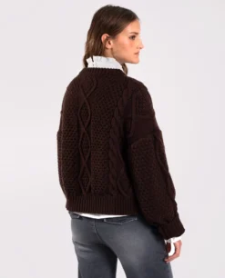 CÁRDIGAN COZY VALLEY · MARRÓN -[品牌] Ventas THE-ARE cardigan marron corto cierre botones oversize ochos mujer the are eci img 2 scaled
