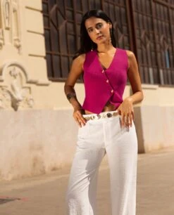 CHALECO MADE YOU LOOK · CEREZA -[品牌] Ventas THE-ARE chaleco asimetrico punto cereza botones estrella dorados mujer the are 4