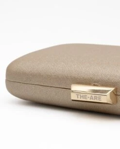 CLUTCH CHARMING · DORADO -[品牌] Ventas THE-ARE clutch dorado invitada mujer the are 2