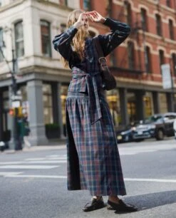 BLUSA TALK LATER · CUADROS TARTÁN -[品牌] Ventas THE-ARE falda azul cuadros larga conjunto mujer the are 1 1