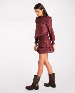 FALDA TOGETHER AS ONE · BURDEOS -[品牌] Ventas THE-ARE falda corta burdeos estampada nido abeja volantes conjunto mujer the are 1