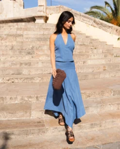 FALDA ISLAND GIRL · AZUL -[品牌] Ventas THE-ARE falda larga azul fluida brillo conjunto mujer the are 25 scaled