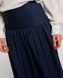 FALDA CITY SPOT · AZUL MARINO -[品牌] Ventas THE-ARE falda larga azul raya diplomatica mujer the are eci img 4