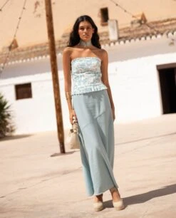 FALDA ELISA · AZUL -[品牌] Ventas THE-ARE falda midi azul lisa conjunto invitada mujer the are 3