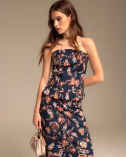 FALDA VEGA · AZUL MARINO -[品牌] Ventas THE-ARE falda midi estampado flores azul conjunto invitada mujer the are 1 scaled