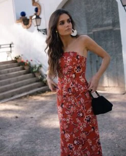 FALDA VEGA · ESTAMPADO -[品牌] Ventas THE-ARE falda midi estampado flores rojo conjunto invitada mujer the are 1