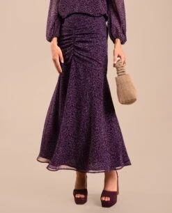 FALDA ADÈLE · ESTAMPADO -[品牌] Ventas THE-ARE falda midi estampado morado gasa detalle frunce cadera vuelo conjunto invitada mujer the are eci img 2