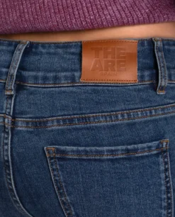 JEANS WHY CHOOSE · AZUL -[品牌] Ventas THE-ARE jeans azul acampanado vaquero denim talle medio bolsillos mujer the are eci img 4 scaled