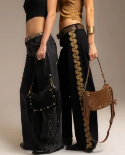 JEANS OASIS · NEGRO -[品牌] Ventas THE-ARE jeans negros detalle bordado dorado lateral mujer the are 01 1 scaled