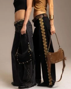 CINTURÓN CHLOE · NEGRO -[品牌] Ventas THE-ARE jeans negros detalle bordado dorado lateral mujer the are 01