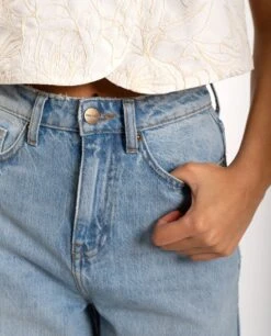 JEANS JUST GIRLS · AZUL -[品牌] Ventas THE-ARE jeans wide leg detalle pernera tiro alto mujer the are 4