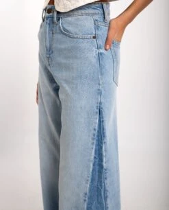 JEANS JUST GIRLS · AZUL -[品牌] Ventas THE-ARE jeans wide leg detalle pernera tiro alto mujer the are eci img 4