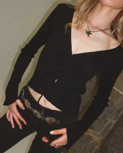 JERSEY DREAMS · NEGRO -[品牌] Ventas THE-ARE jersey negro punto calado lazadas regulables mujer the are 1 scaled