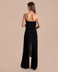 MONO TRIANA · NEGRO -[品牌] Ventas THE-ARE mono negro capa multiposicion hombros descubiertos lazada palazzo invitada mujer the are eci img 3