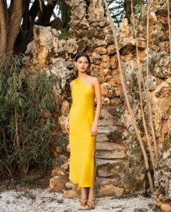 VESTIDO MRS. ABRIL · AMARILLO