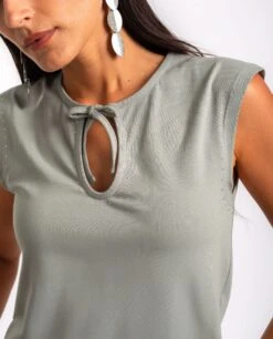 TOP BASIC TWIST · GRIS -[品牌] Ventas THE-ARE op gris lazada delantera brillos mujer the are eci img 3