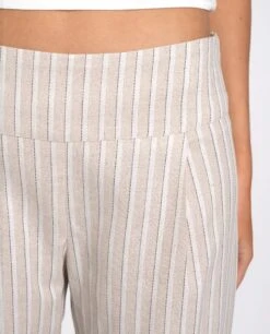 PANTALÓN SINTRA · BLANCO Y BEIGE -[品牌] Ventas THE-ARE pantalon beige lino raya diplomatica fluido recto mujer the are eci img 4