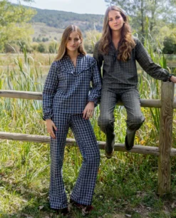 PANTALÓN CITY FIELDS · AZUL -[品牌] Ventas THE-ARE pantalon cuadros azul recto conjunto talle medio mujer the are 1 scaled